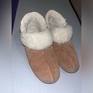 Clark’s slippers